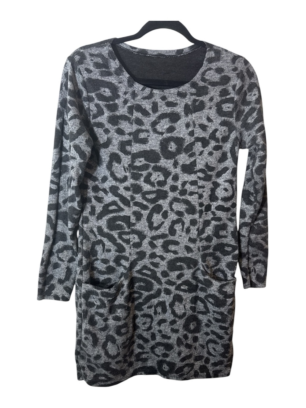 Women’s Soft Gray Leopard Print Long Sleeve Sweater Tunic Front Pockets Small